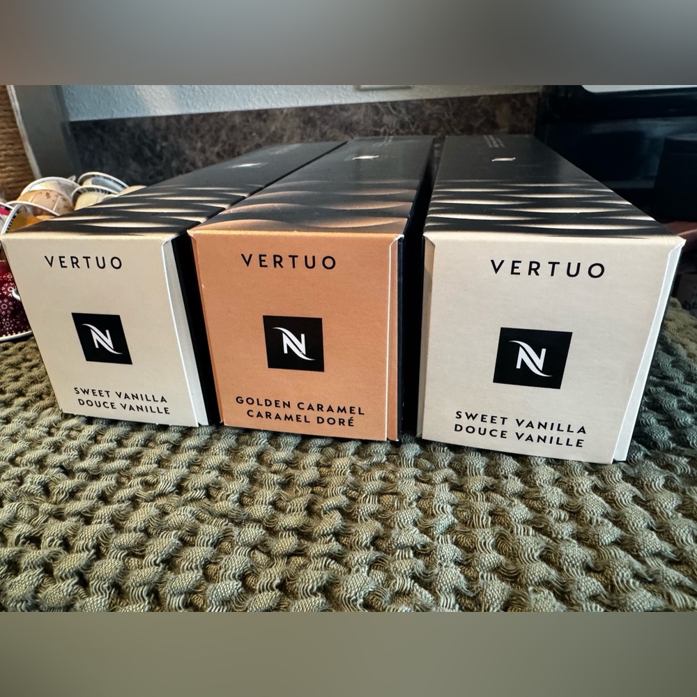 Assorted Nespresso Pods: Golden Caramel, Sweet Vanilla Sleeves - Picture 3 of 3